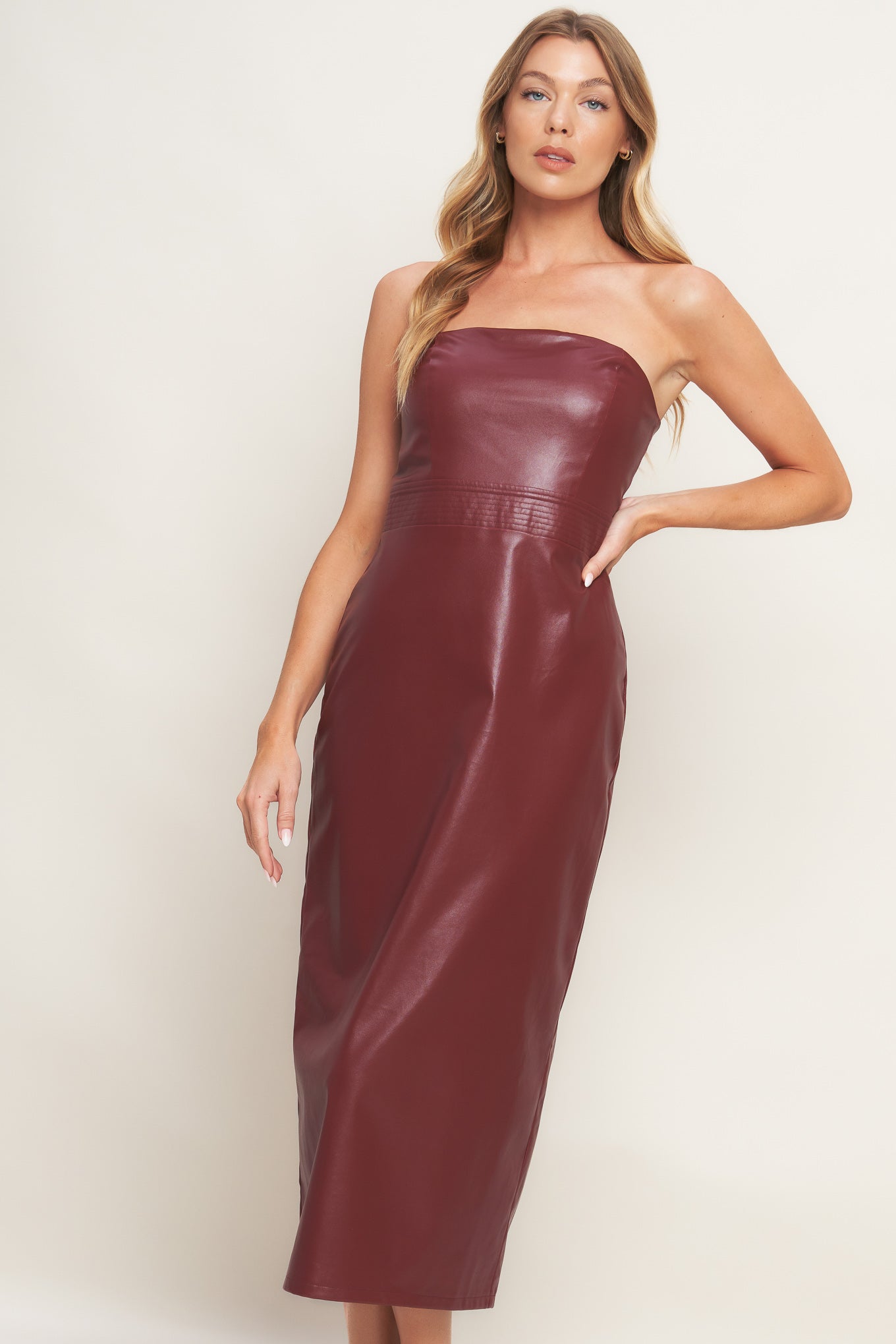 RUNWAY TREND FAUX LEATHER MIDI DRESS